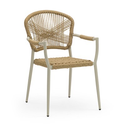 10 تولیدکننده برتر صندلی‌های کافه در فضای باز در جهان در سال 2026